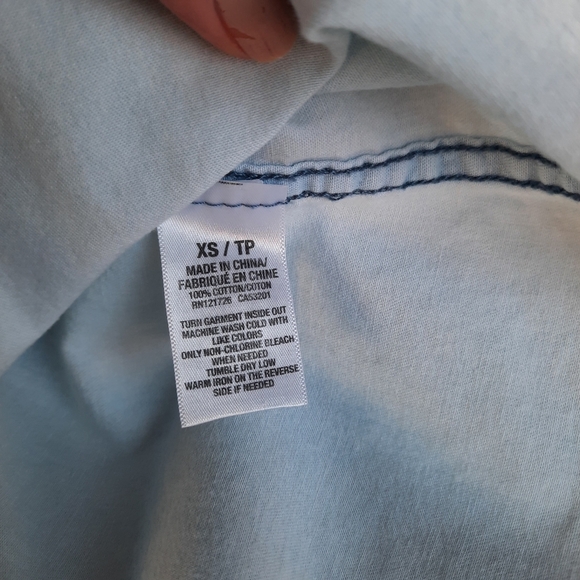 Aeropostale Long Sleeve Light Wash Chambray Shirt - Picture 4 of 7